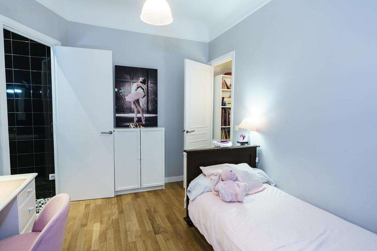 Appartement à PARIS-7E