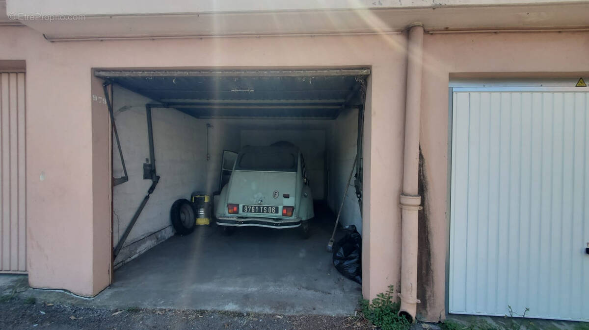 Parking à ANTIBES