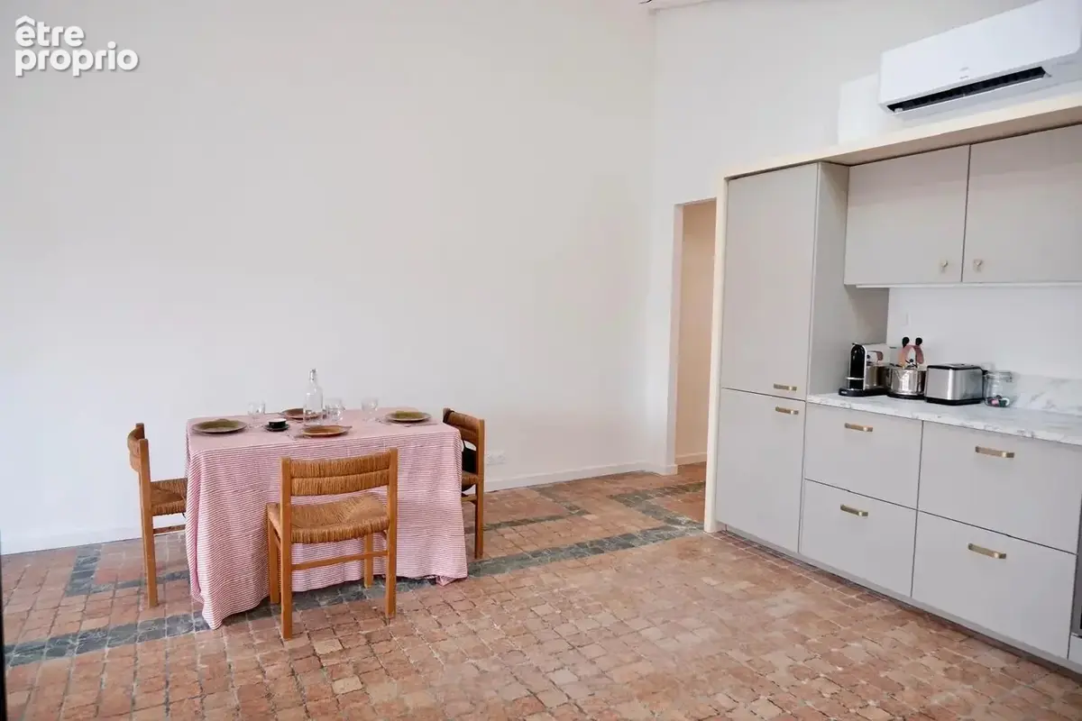 Bel appartement rénové avec vue imprenable sur le Vieux-Port - photo 3