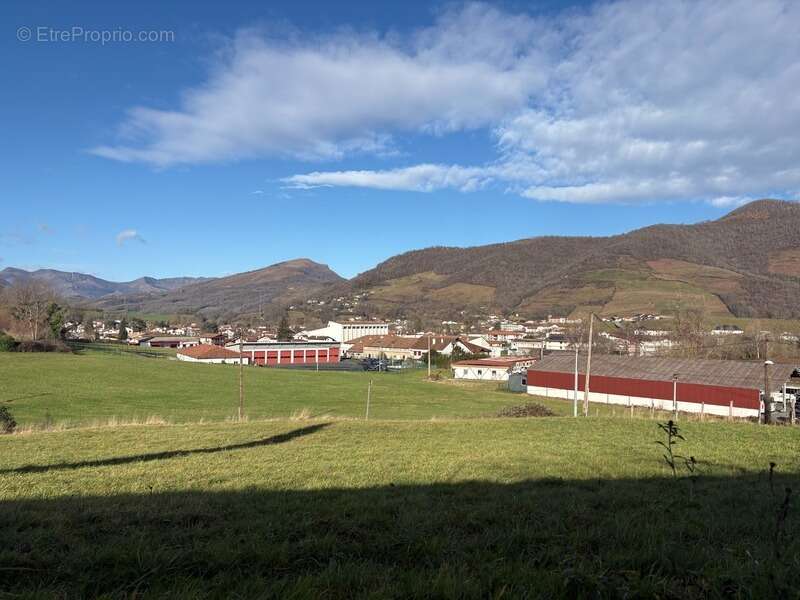 Terrain à SAINT-JEAN-PIED-DE-PORT