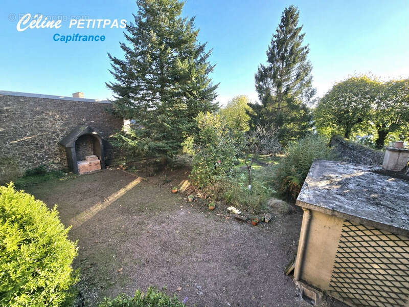 Maison à MONTFORT-SUR-MEU