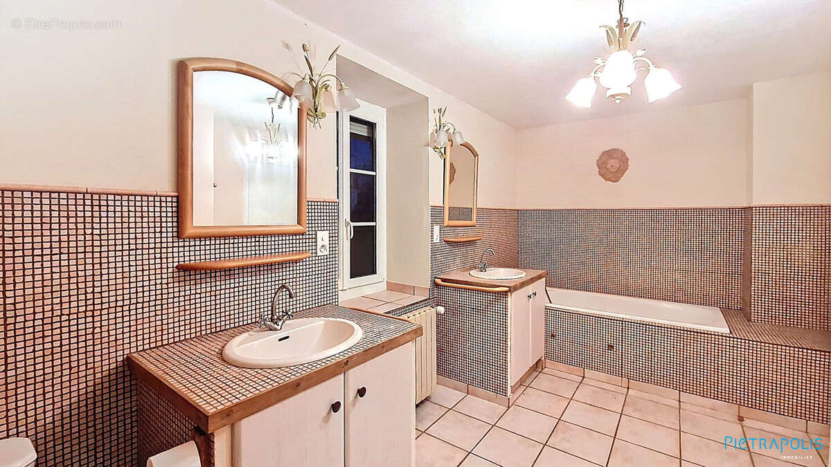 Maison à SIGY-LE-CHATEL