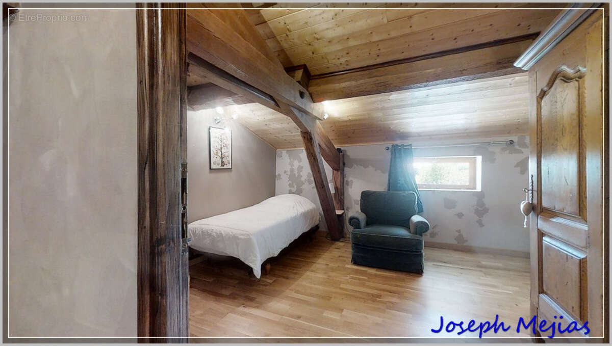 Propriete pierre renovee 332 m2   vue panoramique   gite   1,2 ha - photo 17