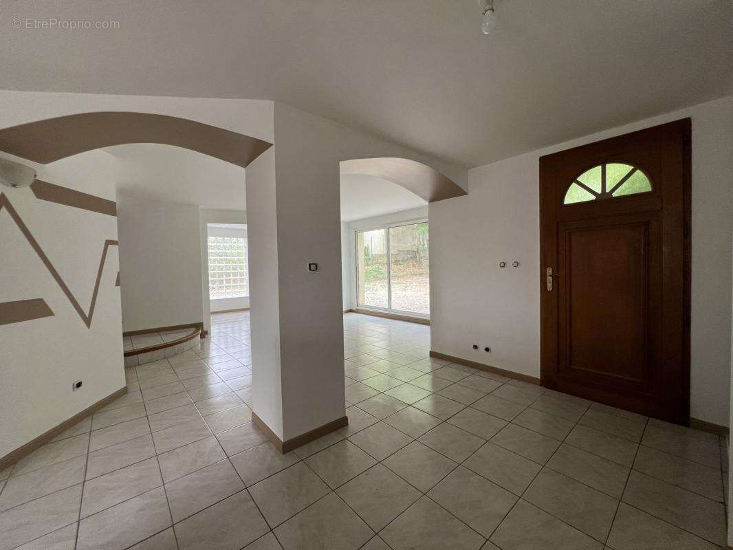 Appartement à SAINT-JUERY