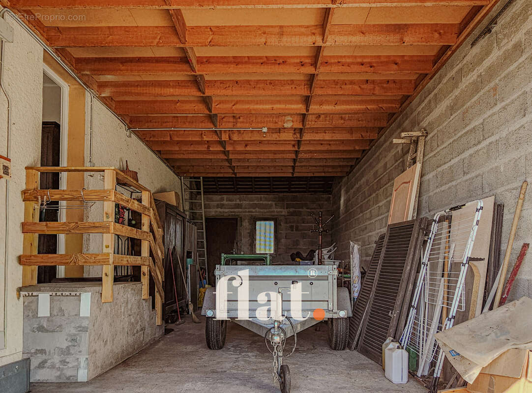 Maison non mitoyenne 90 m2 + véranda 20m2  grand garage (camping car et van)  bourg - photo 16
