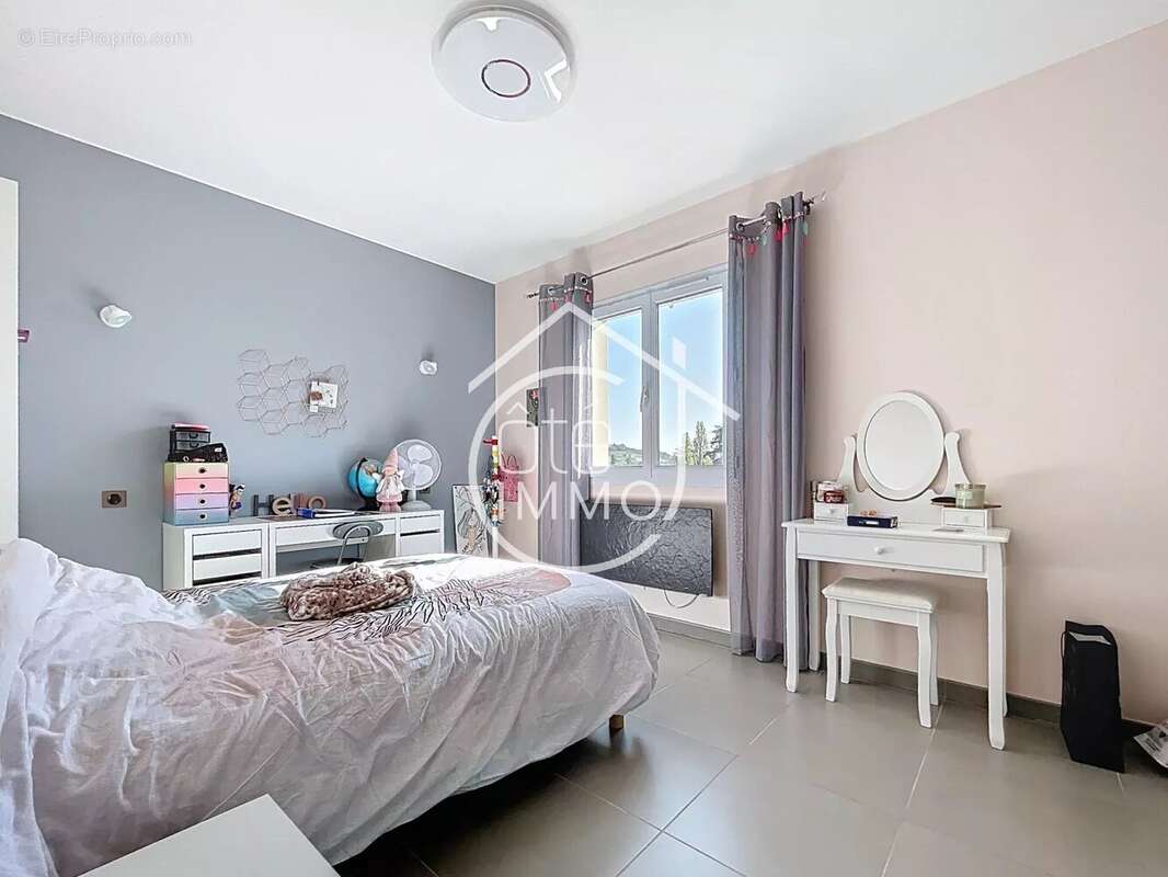 Maison à SAINT-MAGNE-DE-CASTILLON