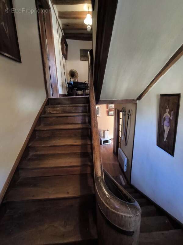 Maison à CHAILLAC-SUR-VIENNE