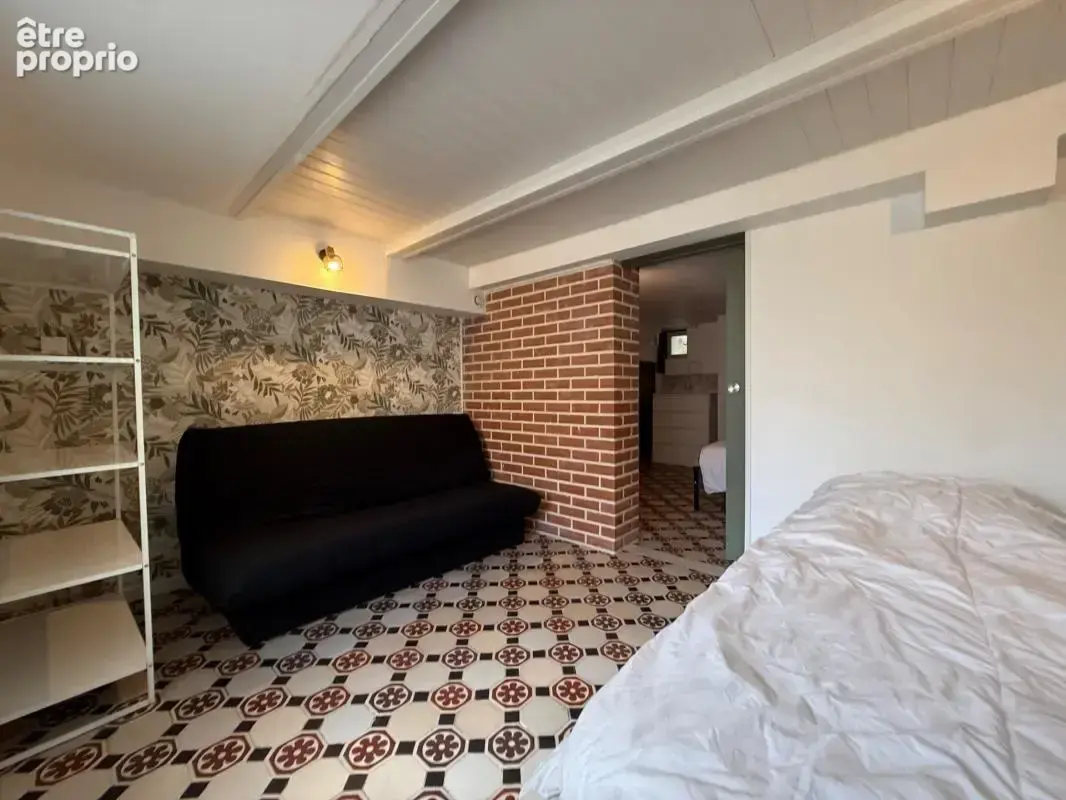 À 300 m de la plage, appartement 2 chambres entièrement rénové et vendu meublé - photo 8