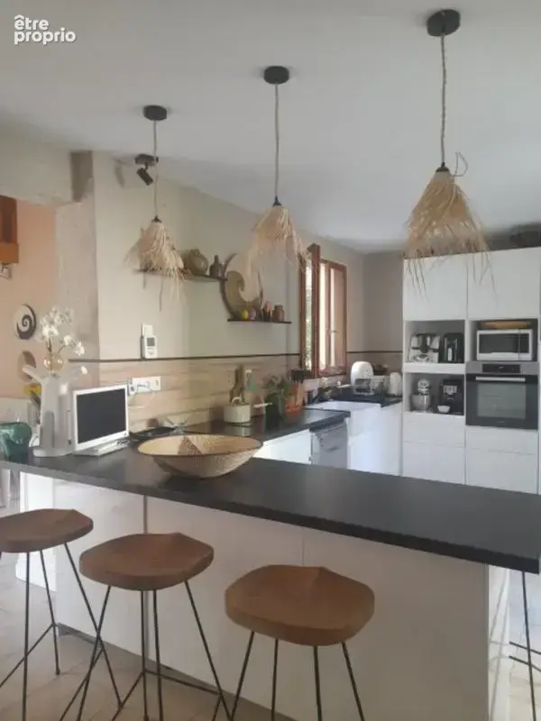 Voeuil et Giget. Maison 130 m² avec terrain et piscine - photo 2