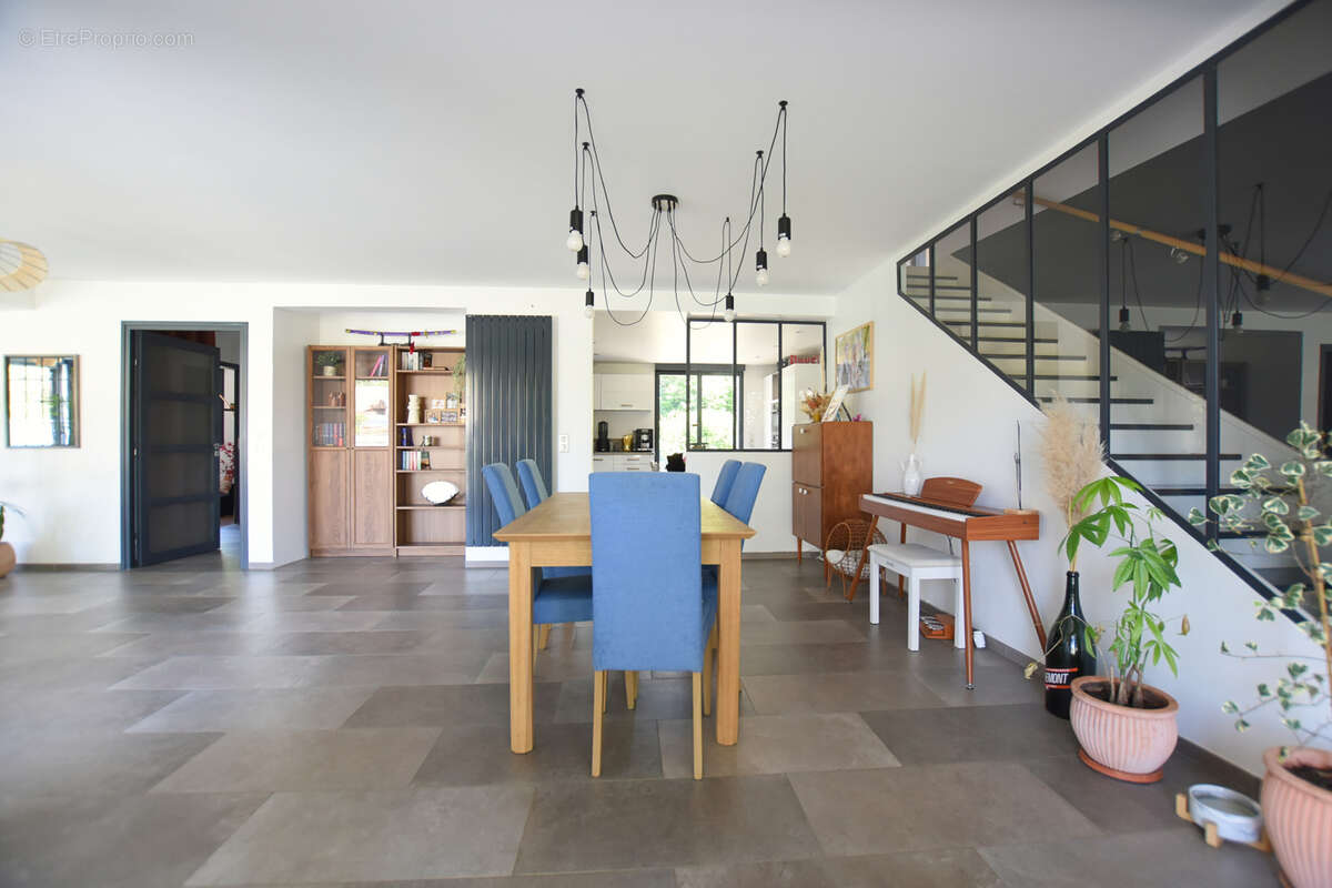 Maison à LES ESSARTS-LE-ROI