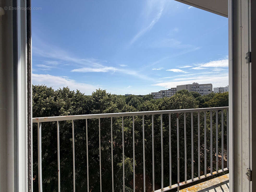 A VENDRE - Appartement Type 4 à RENNES (Secteur Rennes Sud) - photo 2