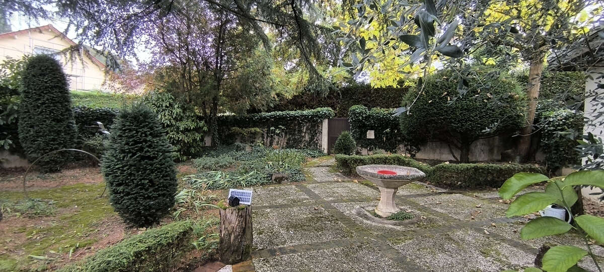 Maison à SAULX-LES-CHARTREUX