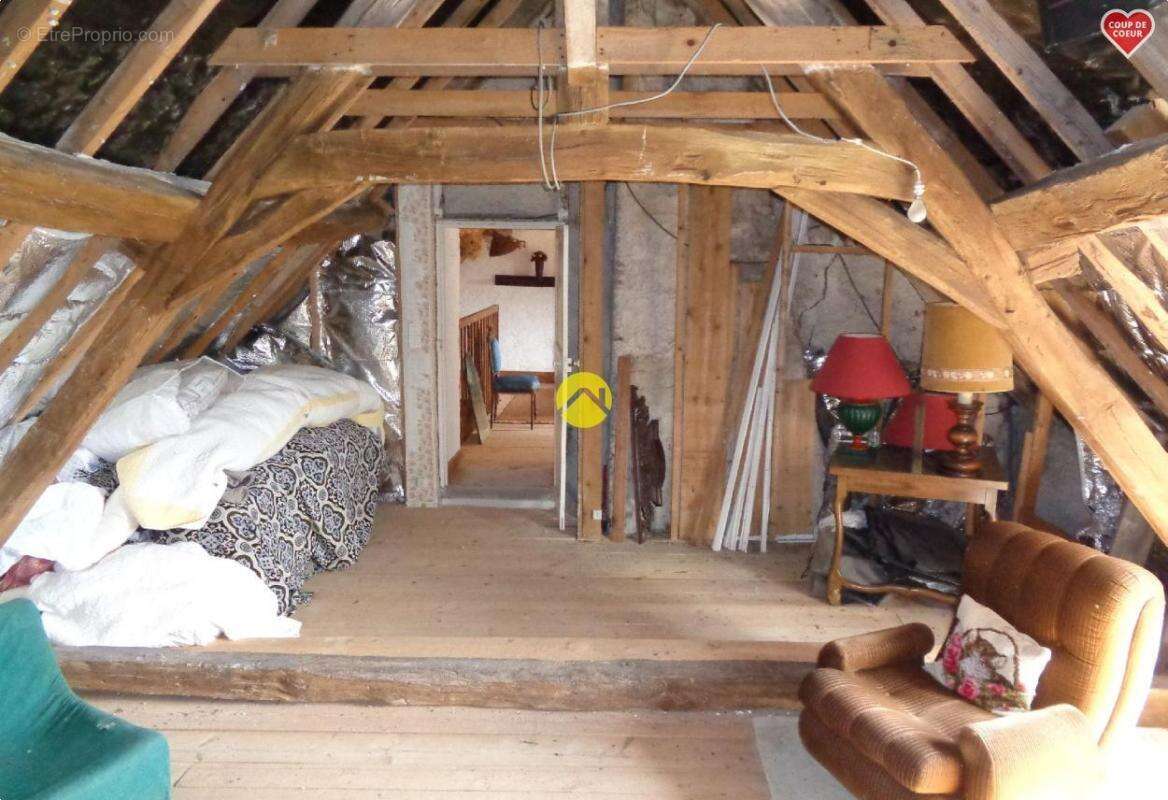 Maison à POUZY-MESANGY