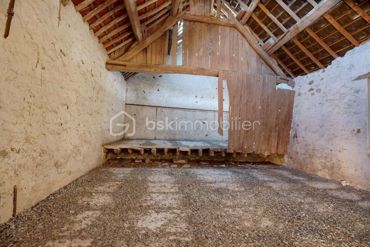 Maison à COULOMBS-EN-VALOIS