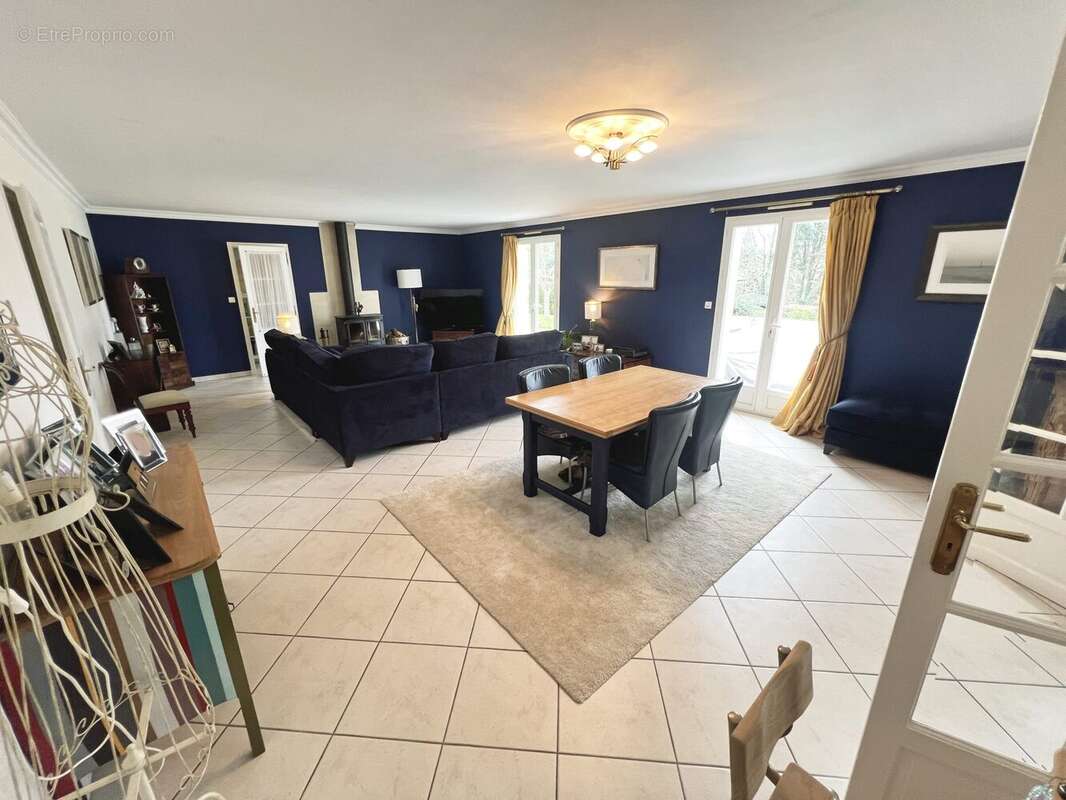 Maison à CAMPAGNE
