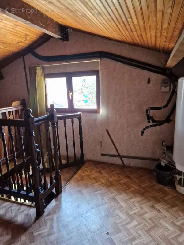 Maison à LATOUE