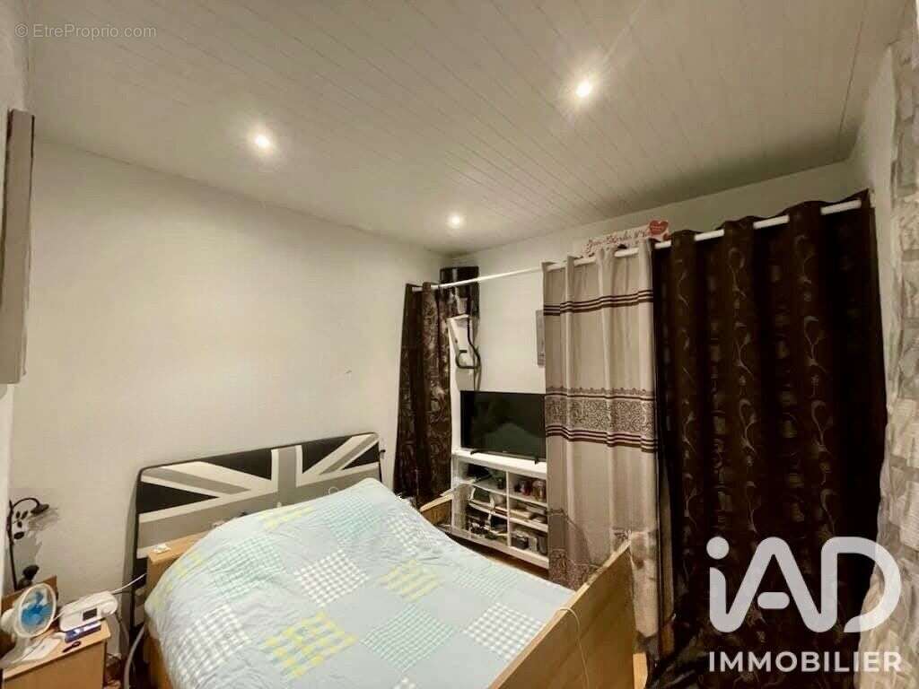 Maison 106 m² à Roubaix  - photo 5