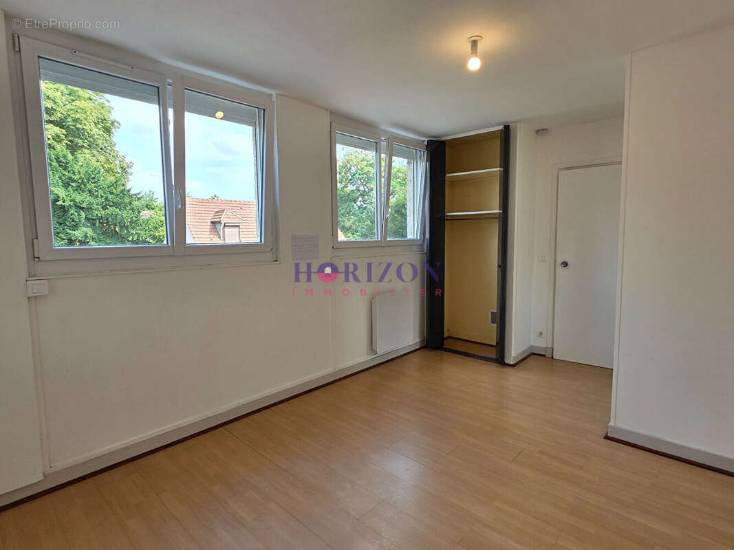 Appartement à LA CHAPELLE-EN-SERVAL