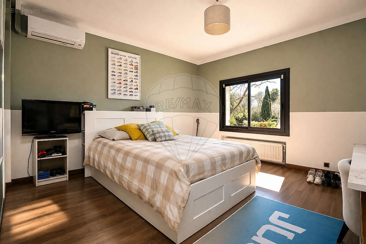 Maison à ROQUEFORT-LES-PINS