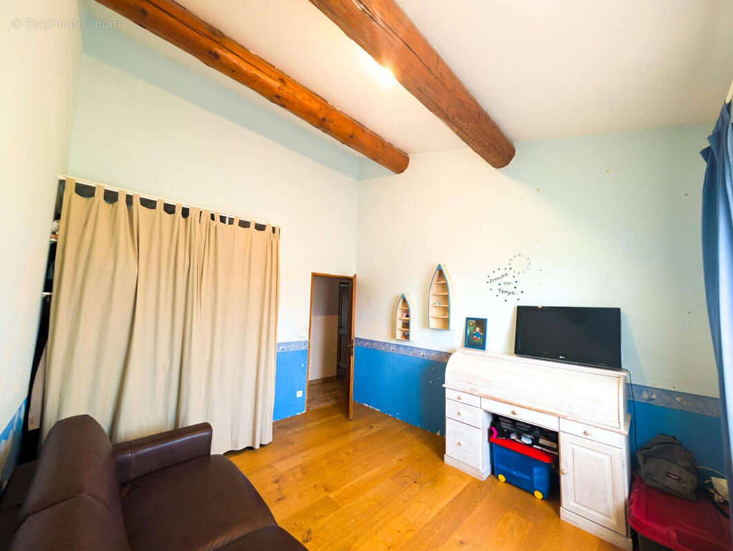 Maison à L'ISLE-SUR-LA-SORGUE