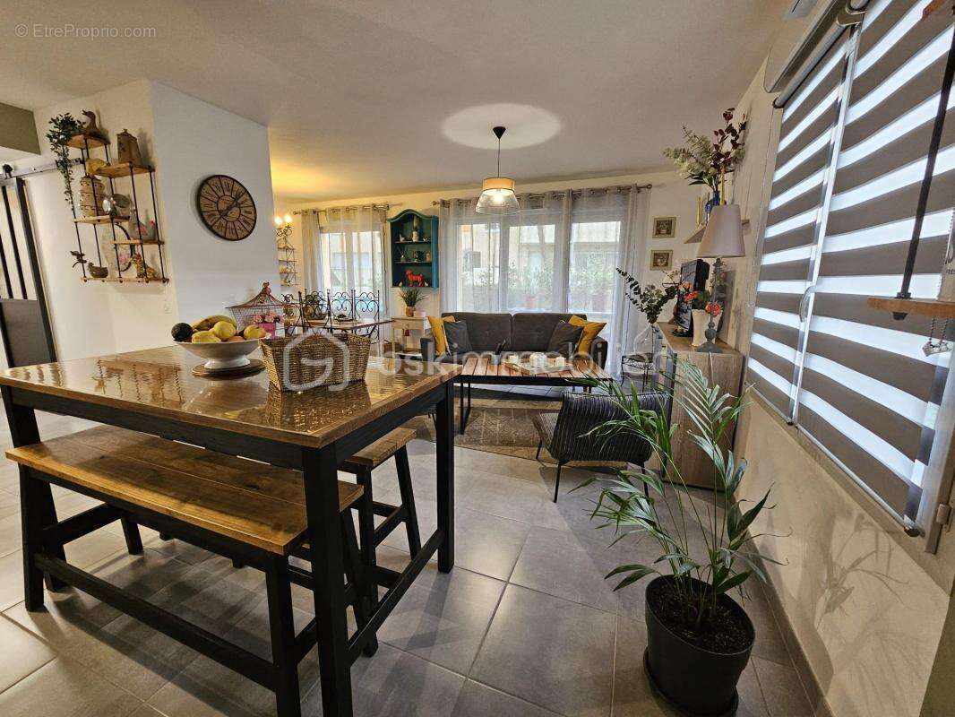 Appartement à LE MUY