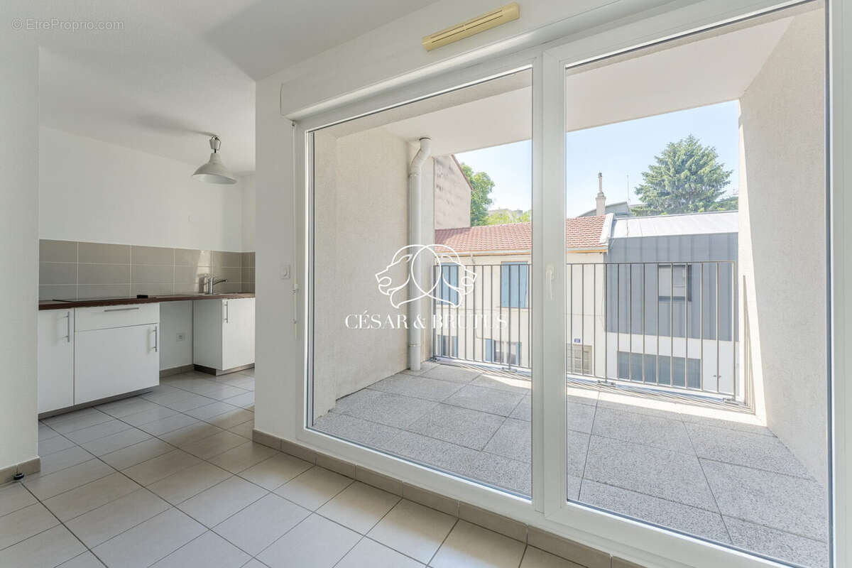 Appartement à LYON-9E