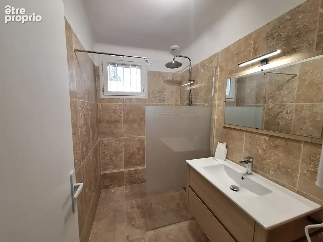 Maison  de plain pied à vendre à Éguilles - photo 7