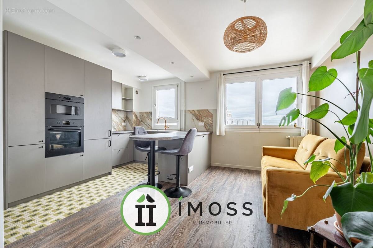 Appartement à PARIS-18E