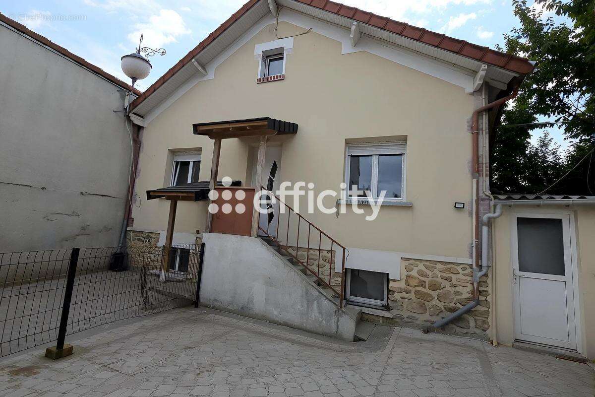 Maison à VILLENEUVE-LE-ROI