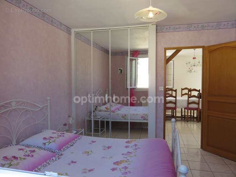 Proche Longnes – Maison familiale 4 chambres avec jardin dans un environnement privilégié à Mondreville - DPE D - photo 8