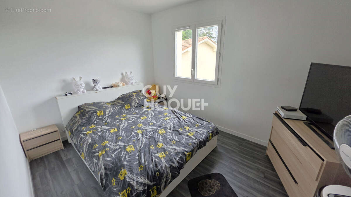Maison à Chazelles-sur-Lyon de 92 m² sur une parcelle de 449 m² - photo 4