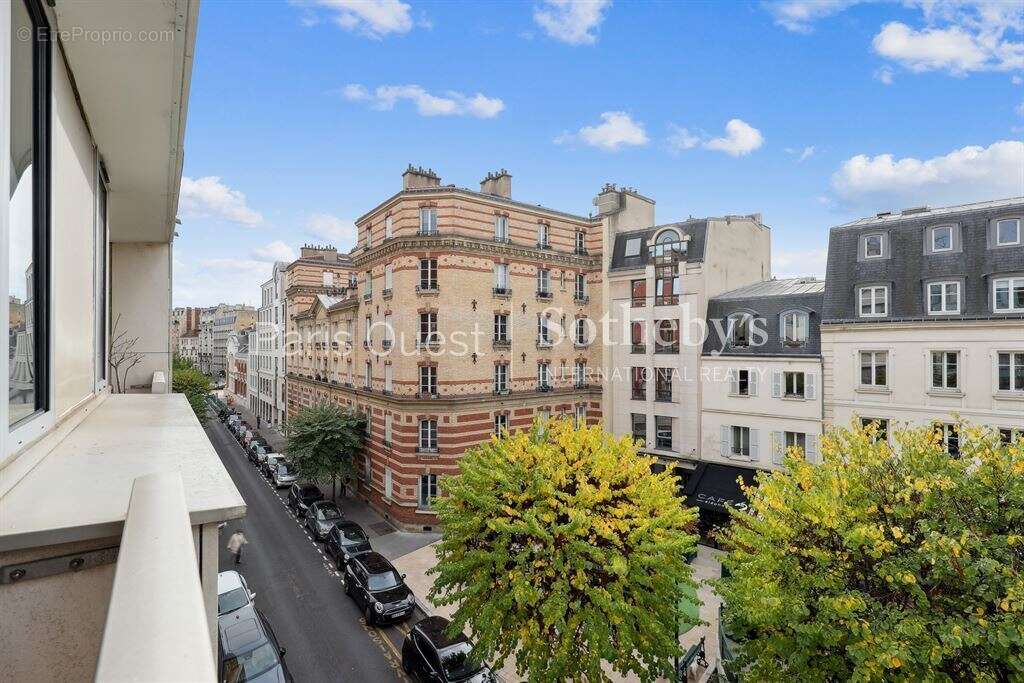 Appartement à NEUILLY-SUR-SEINE