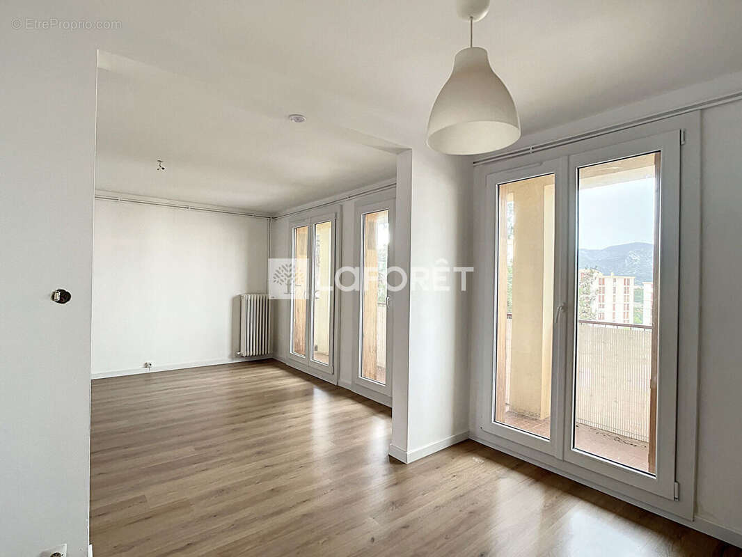 Appartement à AUBAGNE
