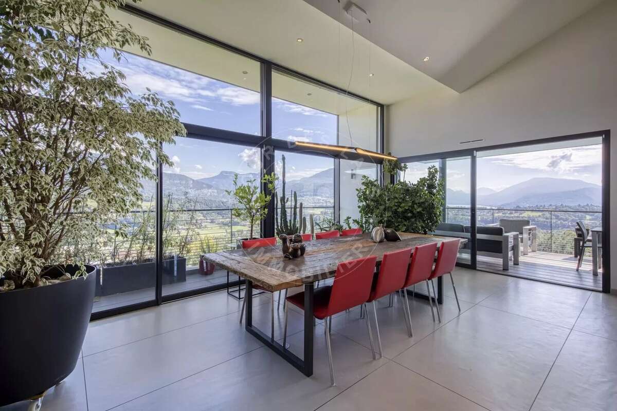 Annecy nord - villa de 4 chambres - 310 m2 au sol - photo 5