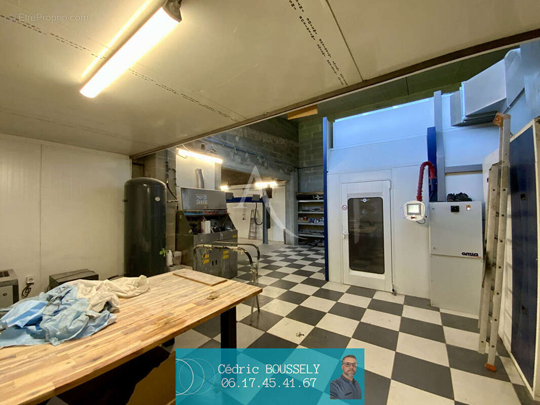 Local commercial Saintes 275 m2 - photo 6