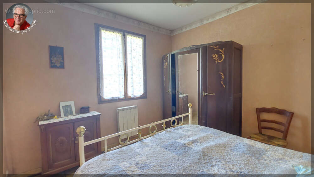 Maison à SAINT-MICHEL-DE-CHABRILLANOUX