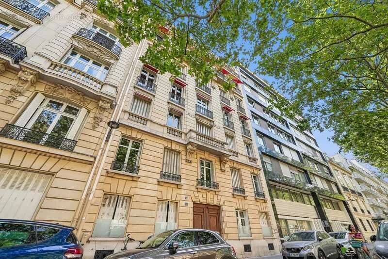 Appartement à PARIS-7E