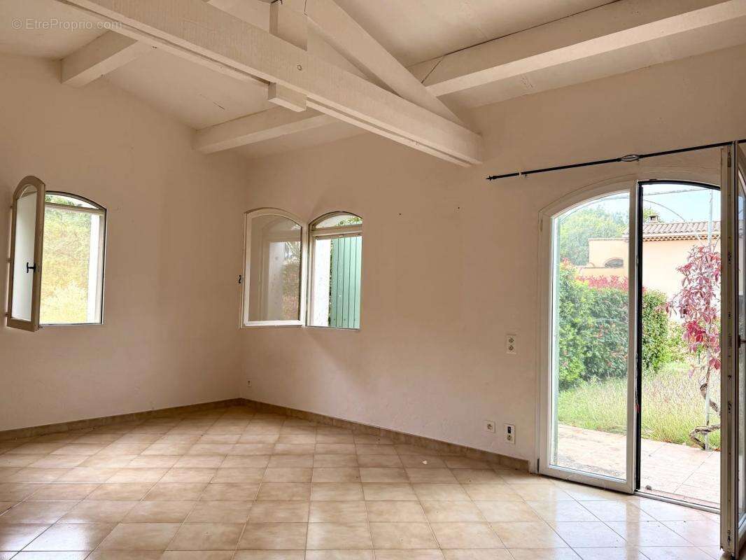 Maison à L&#039;ISLE-SUR-LA-SORGUE