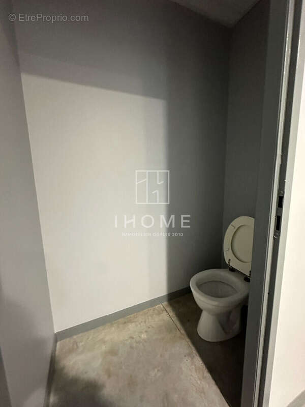 Commerce à LA CHAPELLE-ACHARD