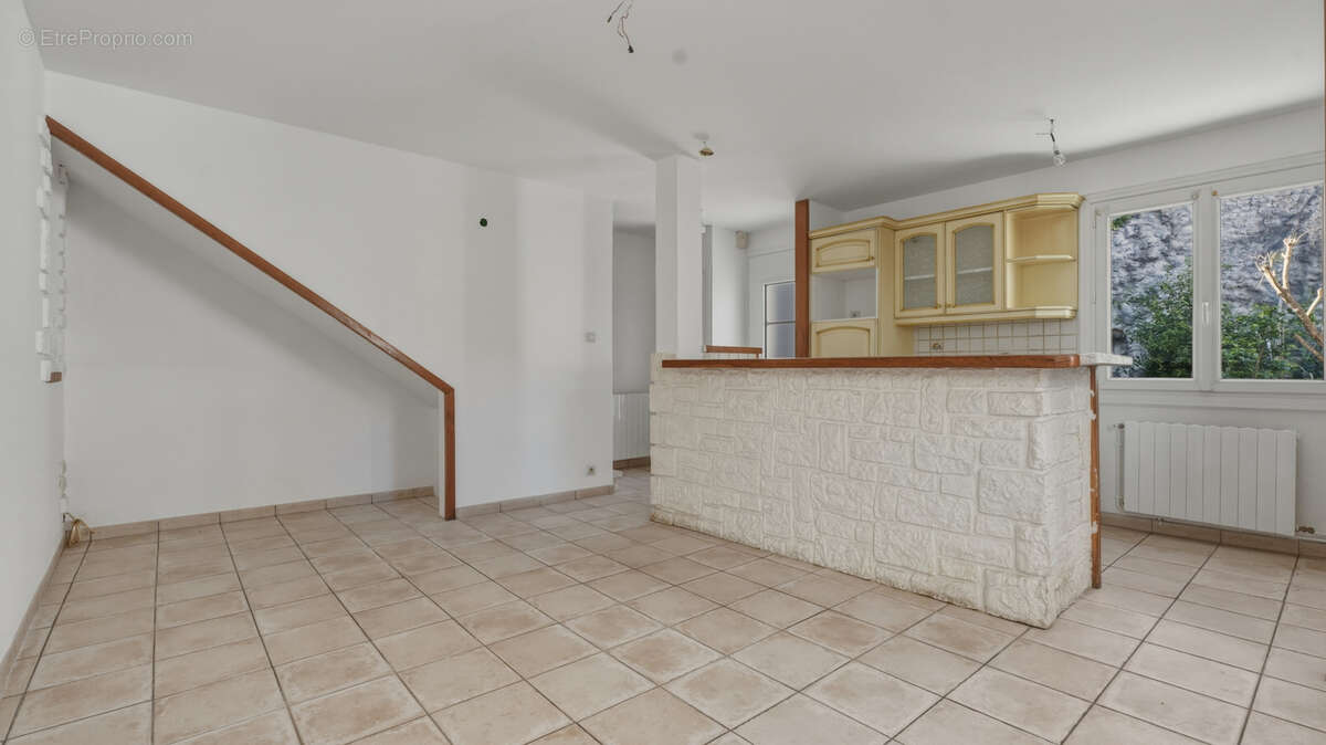 EXCLUSIVITÉ - NOHANENT - Lot de deux maisons de ville avec petit jardin - photo 9