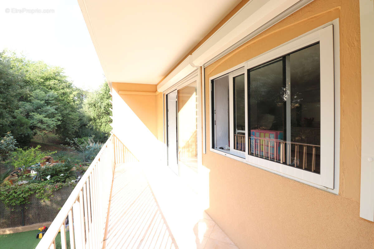 Appartement à LA CROIX-VALMER