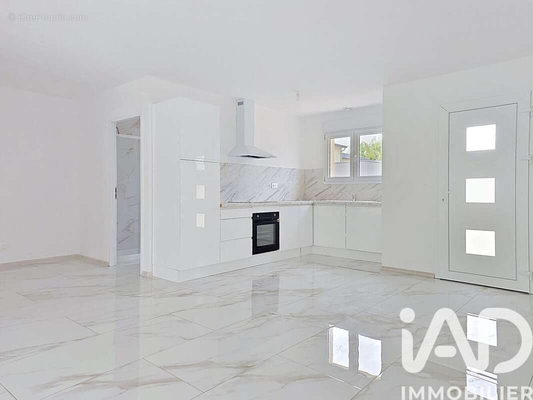 Maison 102 m² à Amagne  - photo 4