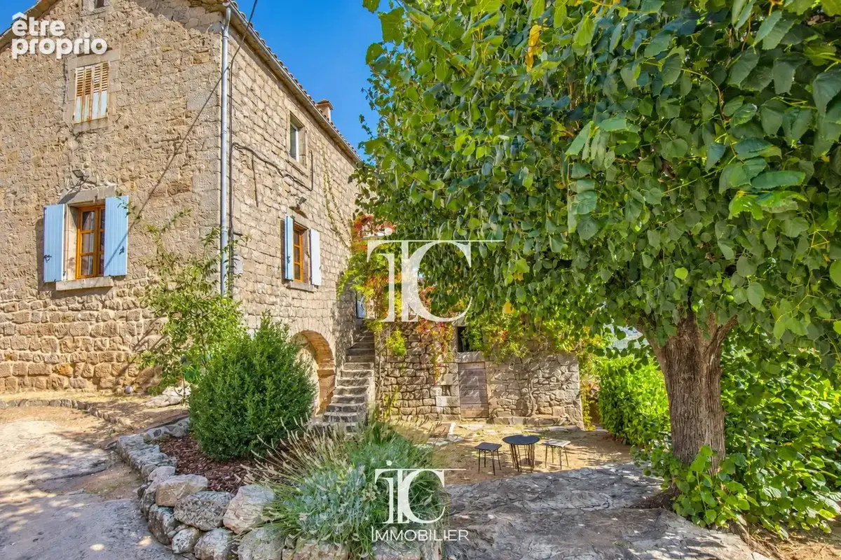 Propriete du xviieme siecle 400m² habitable 4280m² de terrain - photo 20