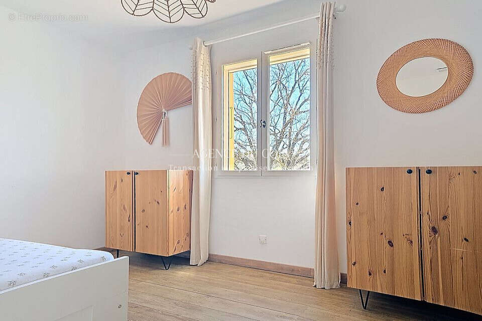 Maison à LE MUY