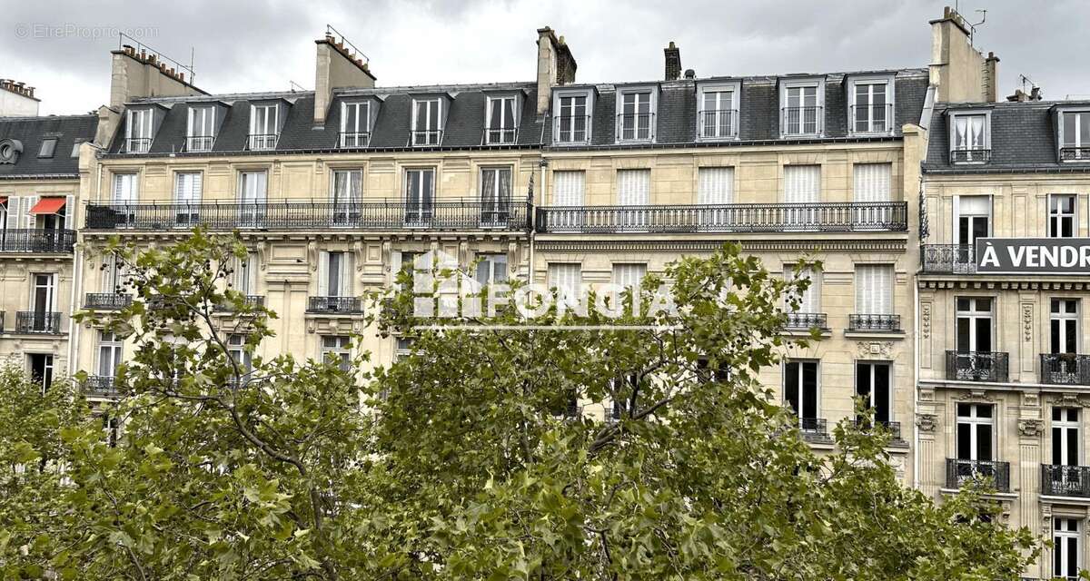 Appartement à PARIS-17E