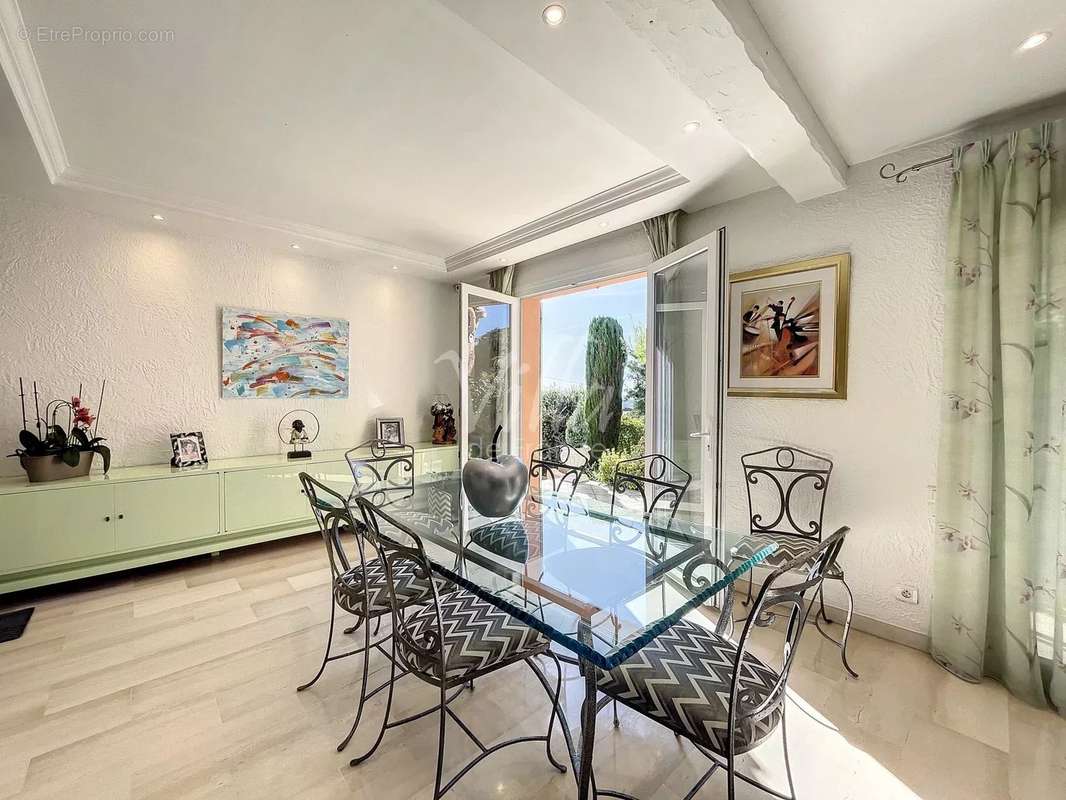 Maison à MANDELIEU-LA-NAPOULE