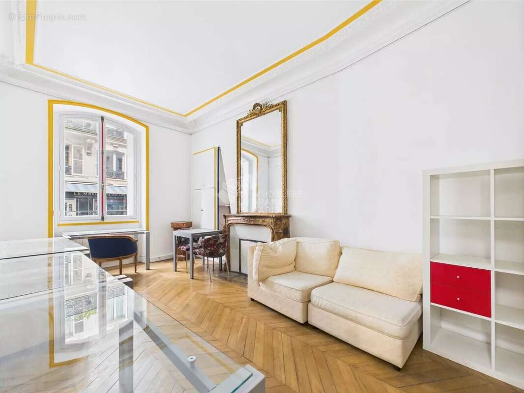 Appartement à PARIS-8E