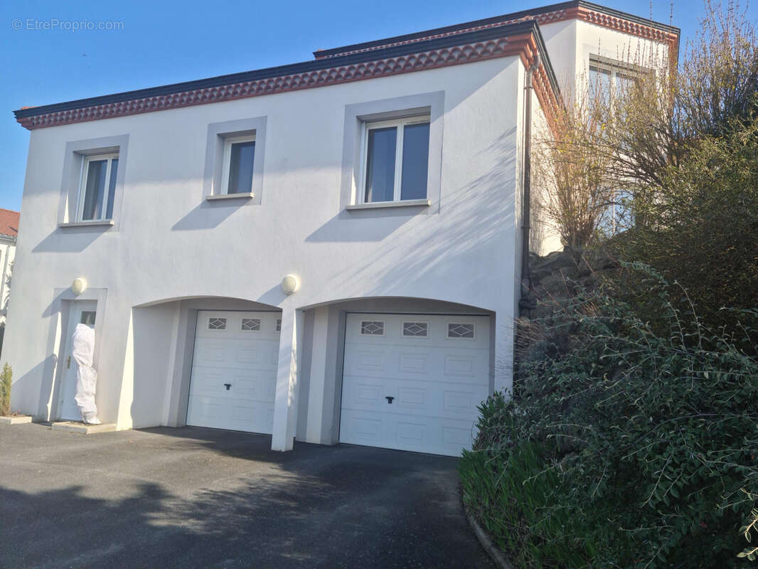 Maison à VEYRE-MONTON