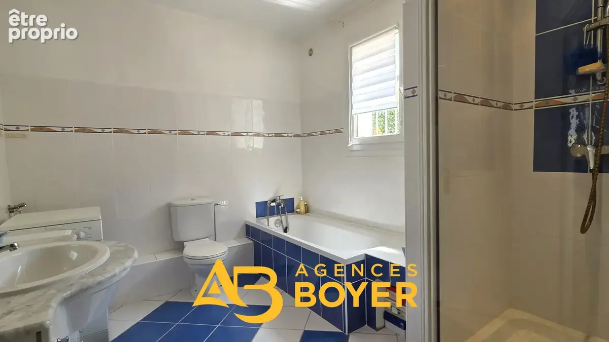 BANDOL - Comme une Maison à Deux Pas du Port : T3 Duplex avec Jardin Privatif et Stationnement - photo 9