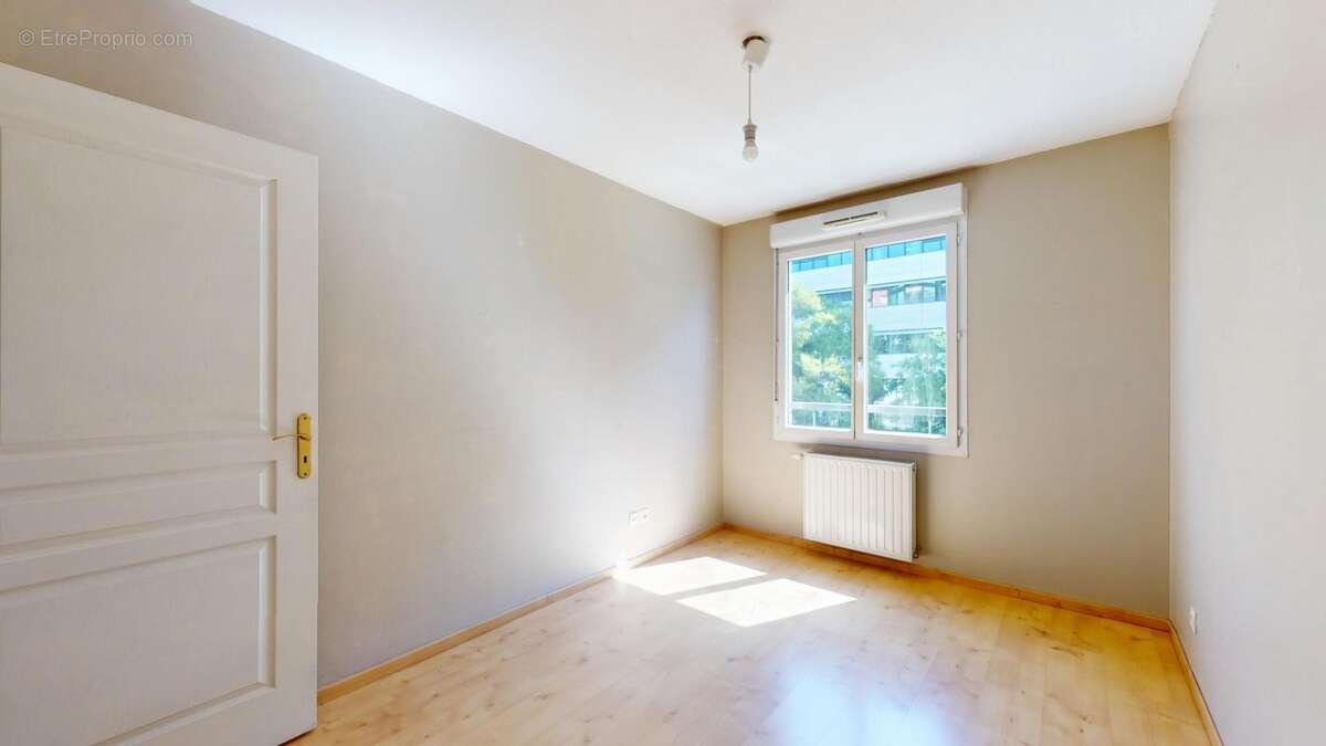  Lyon 9 - Vaise  T3 lumineux de 70.79m² avec balcon, cave et garage en option ! - photo 9